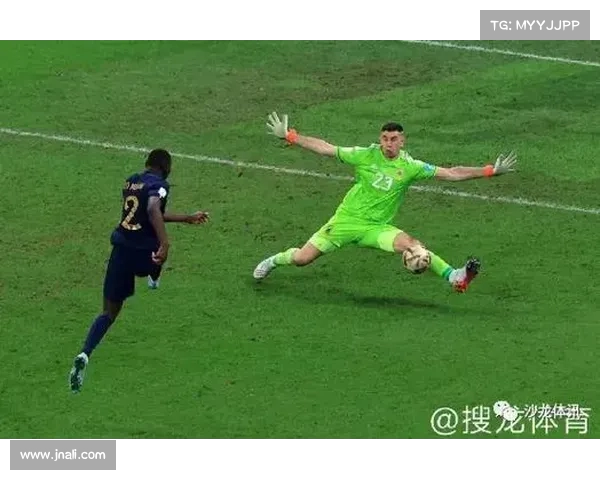 门将神扑引爆全场热血瞬间 精彩扑救力保球门不失成为比赛转折点 门将神扑引爆全场热血瞬间 精彩扑救力保球门不失成为比赛转折点