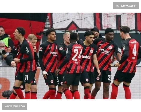 德天空报道伯卡特以2300万欧元转会法兰克福 今日体检顺利并即将官宣加盟 德天空报道伯卡特以2300万欧元转会法兰克福 今日体检顺利并即将官宣加盟