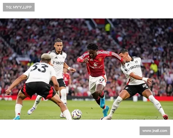 英超新赛季实施新规则 赛场变化如何影响球队表现与球迷体验