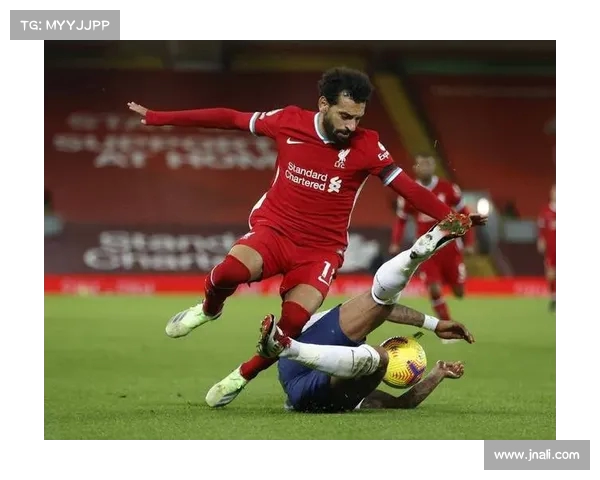 英超焦点对决 曼联与利物浦的宿命之战谁能笑傲绿茵场 英超焦点对决 曼联与利物浦的宿命之战谁能笑傲绿茵场